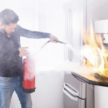 6 Kitchen Safety Do's And Don'ts