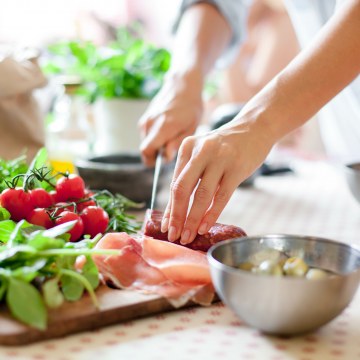 Pros and Cons of Meal Delivery Food Service