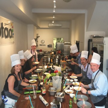 5 Benefits of Team Building Cooking for Your Team Bonding
