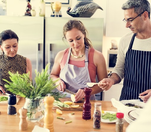 5 Lesser-known Benefits of Group Cooking Classes