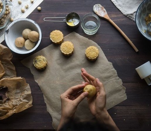 How to Host a Mid-Autumn Festival Party with DIY Mooncakes