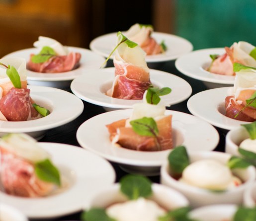 How To Arrange Food For A Great Event