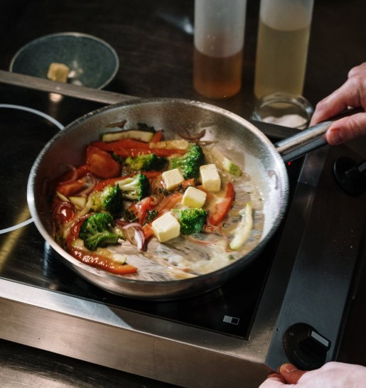 How To Chose Wok & Pan Guide