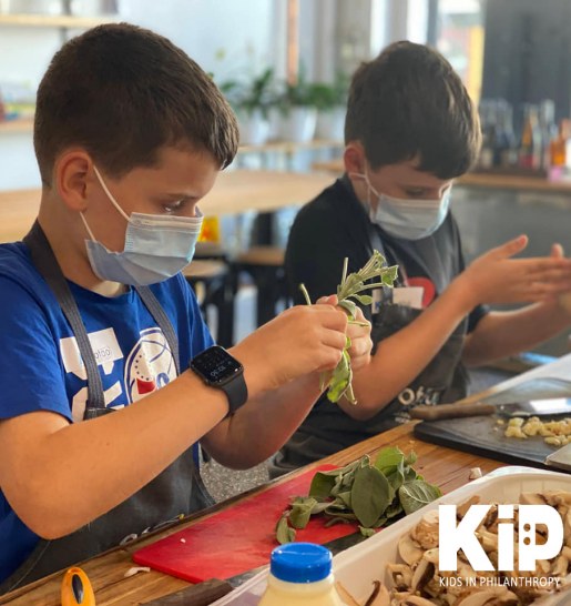 Kitchen Fun for Kids: Easy Recipes to Cook as a Family