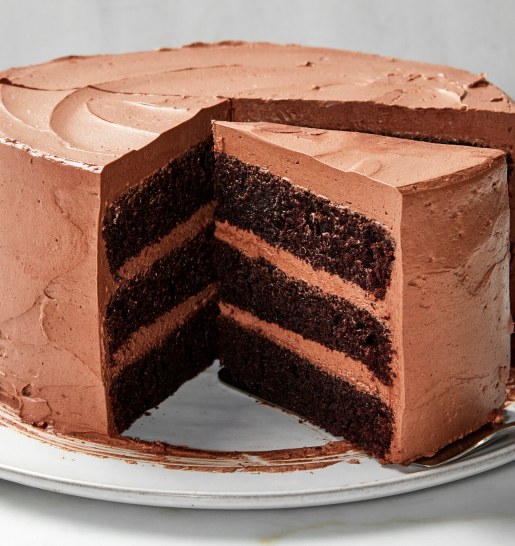 How to Make a Simple Chocolate Cake for Any Occasion